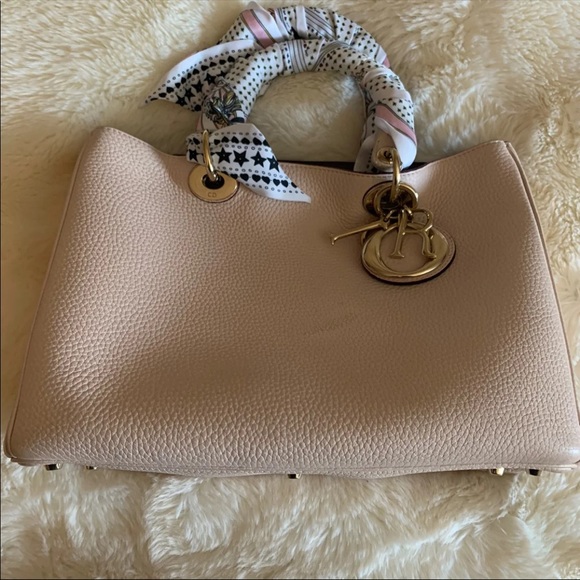 Dior Diorissimo Pebble Leather Rose Poudre - Picture 5 of 16